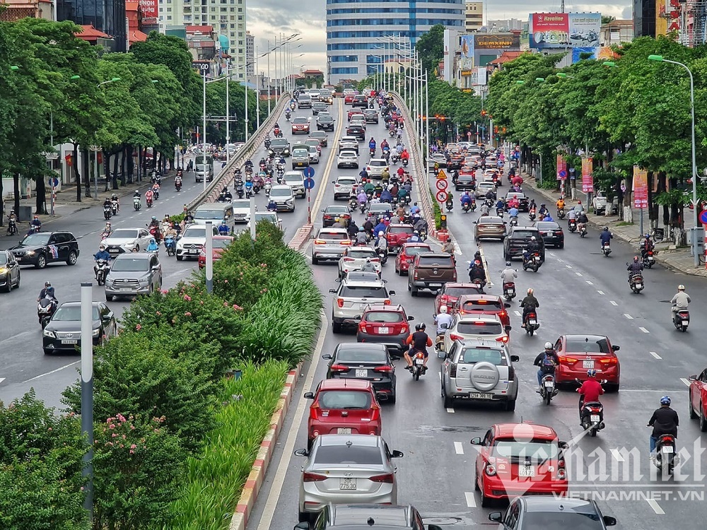 trung-tam-ha-noi-thieu-khong-gian-xanh